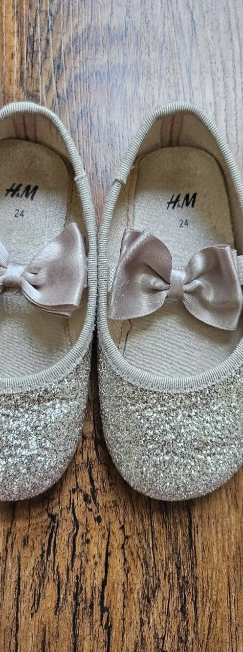 3 Pairs Of Shoes Girl 8T Moccasin, Ballerina And Golden